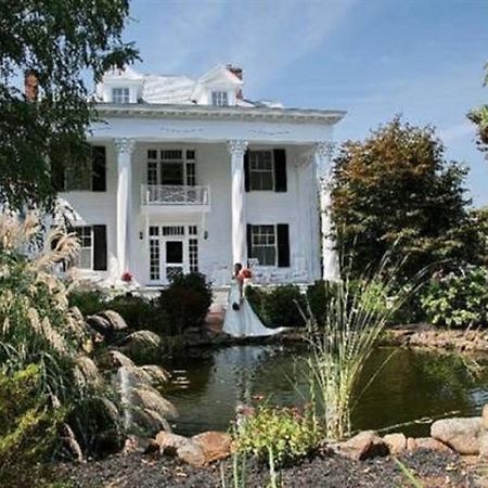Winridge Manor Bed And Breakfast Madison Heights Экстерьер фото