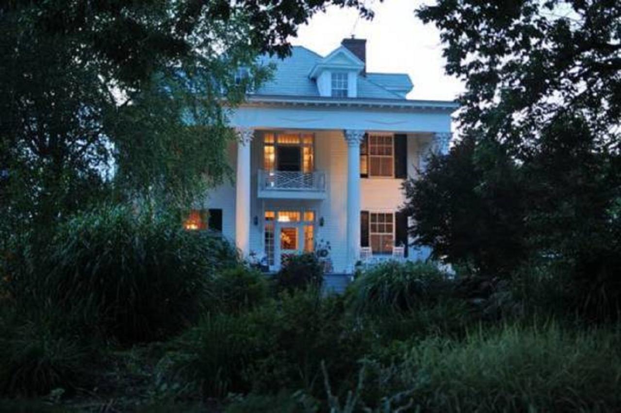 Winridge Manor Bed And Breakfast Madison Heights Экстерьер фото